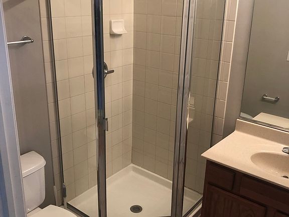 4th image of 717 S Kedzie Ave #28