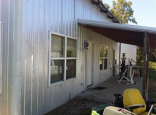 3rd image of 15102 W Highway 16