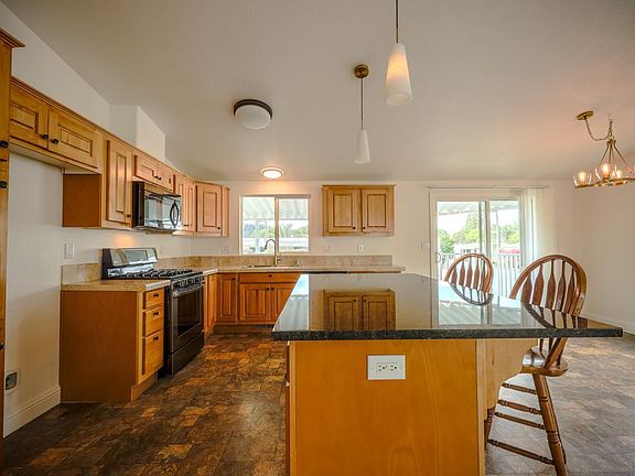 5th image of 87 Blue Jay Drive