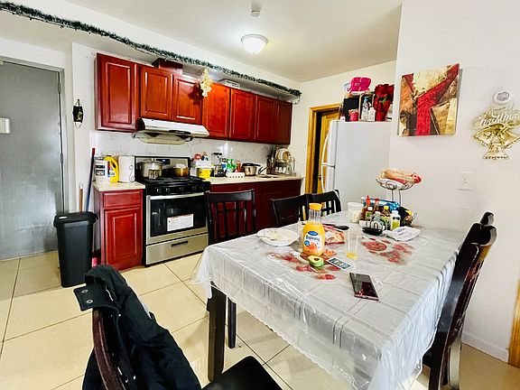 4th image of 104-15 Corona Ave Unit 2B