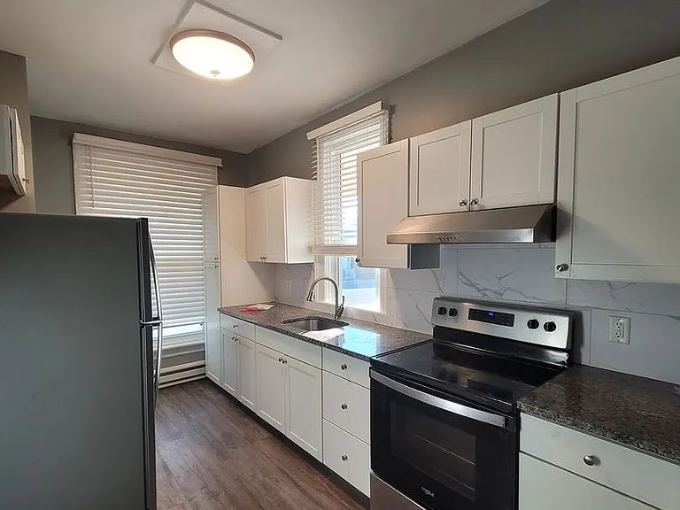 136 N Market St — Photo 1