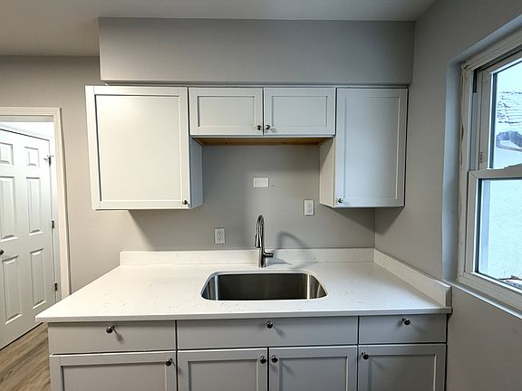 5th image of 4410 W 8th St APT 4