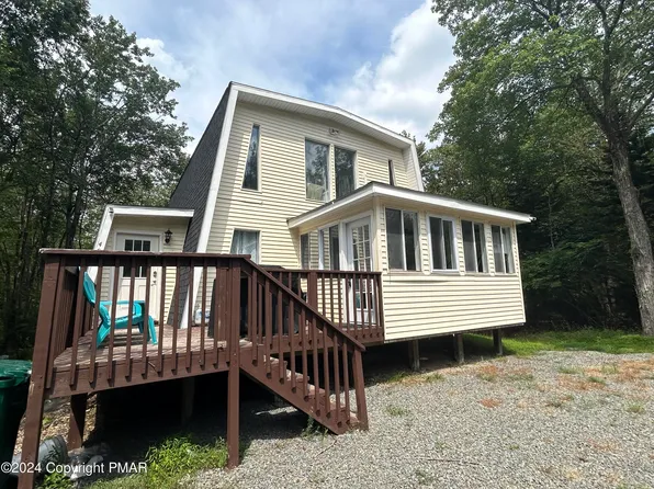 9503 Juniper Dr, Tobyhanna, PA 18466