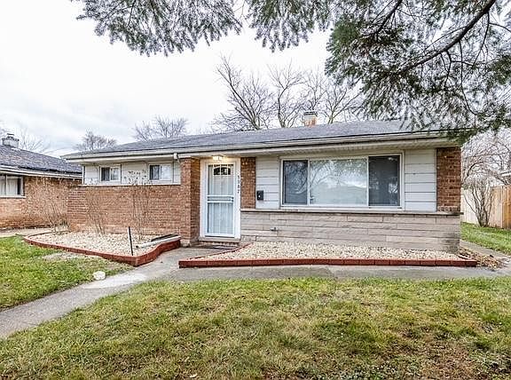 2nd image of 1387 Hirsch Ave