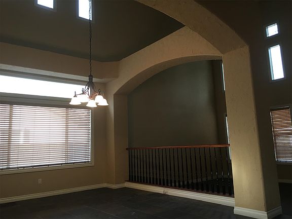 4th image of 11541 Bollinger Ln