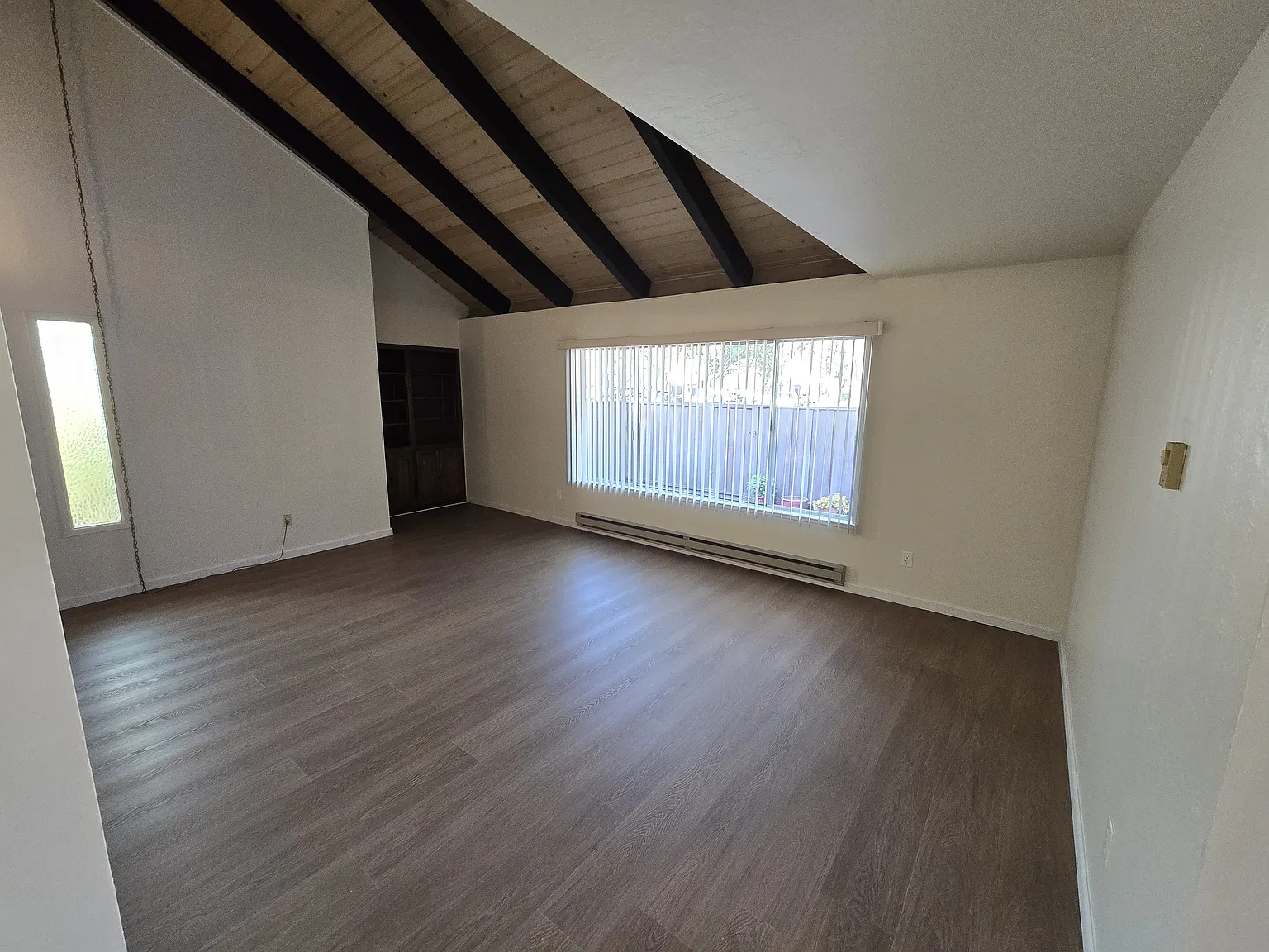 3 bed, 2.5 bath, $4,000 — Photo 4