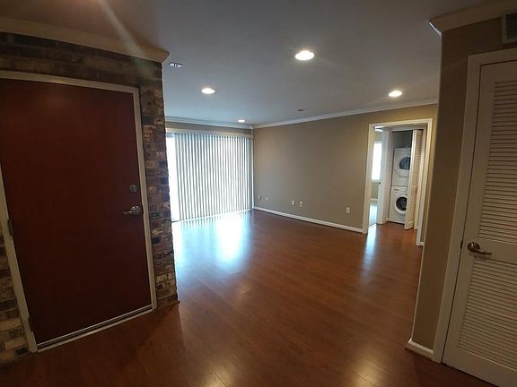 4th image of 5010 Baltimore Ave #Top