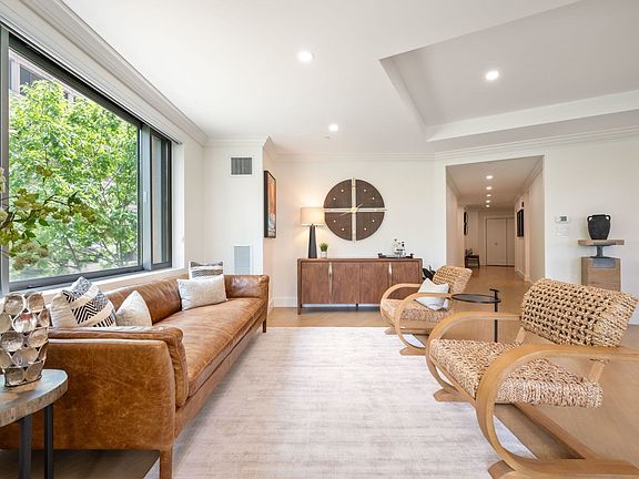 4th image of 1 Huntington Ave APT 204
