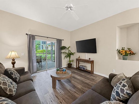 2nd image of 400 RUM RUN #404