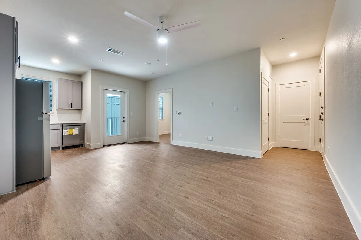 Building Photo - 5317 Reiger Ave
