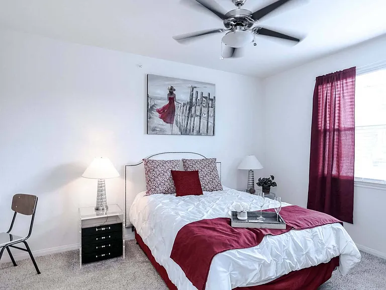 The Cove Apartments — Photo 8