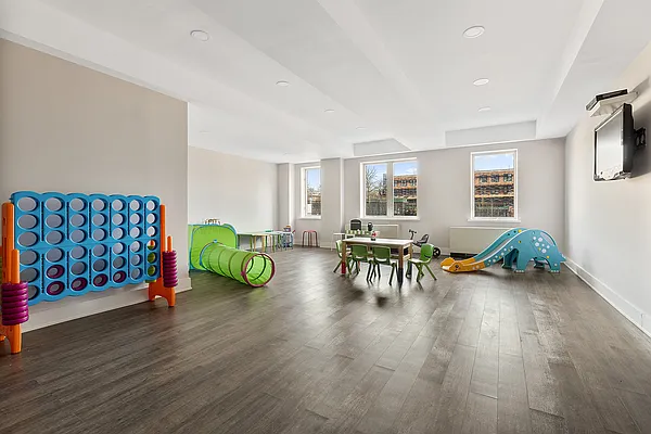 Sold by Compass | media 18