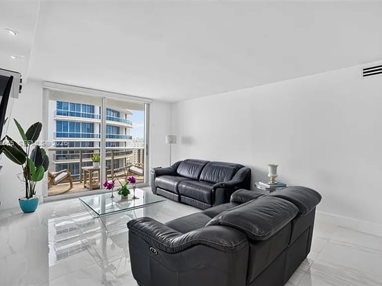6039 Collins Avenue Cu #1624 — Photo 9