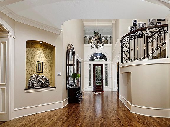 5th image of 22 W Bracebridge Cir