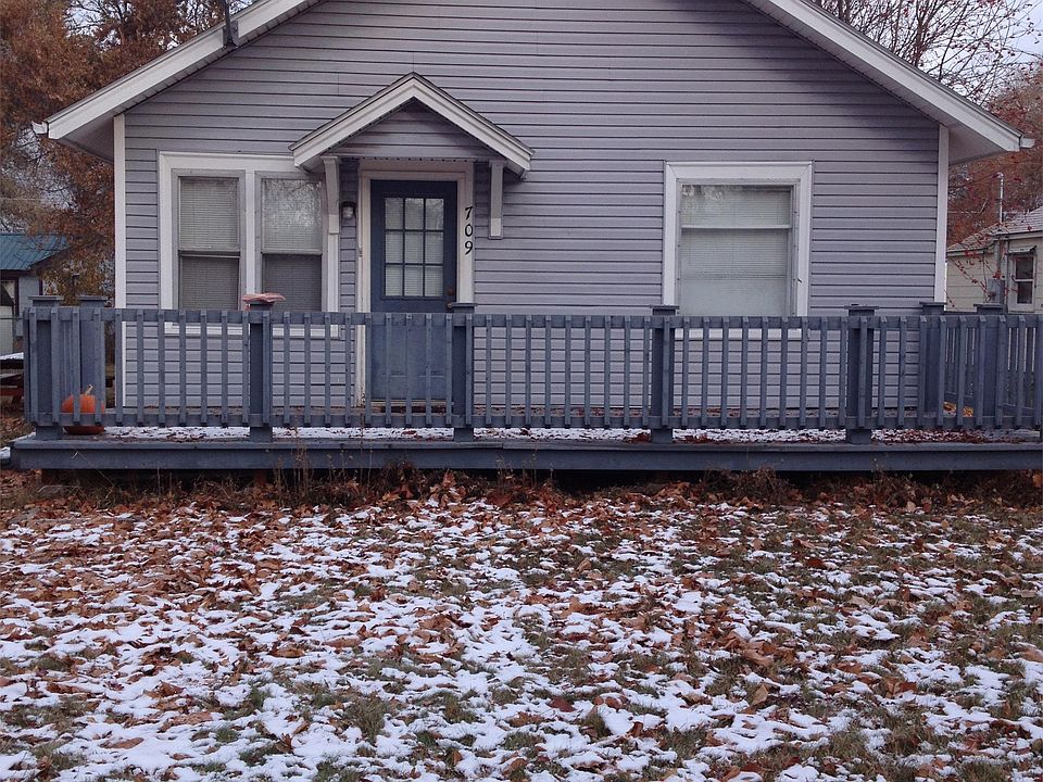 1st image of 709 5th Ave E