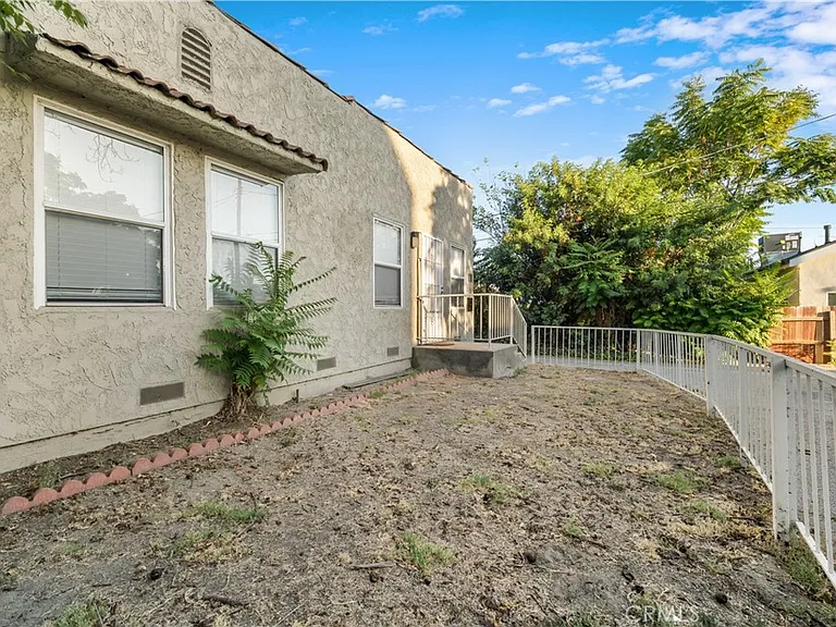 6642 Vineland Ave — Photo 21