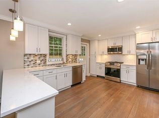681 Park Ave, Huntington, NY 11743