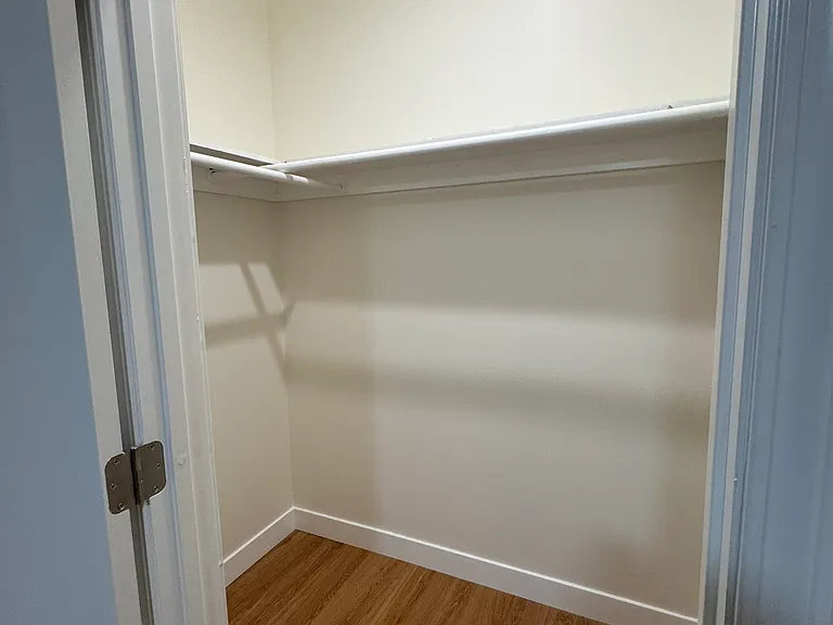 556 N Oxford Ave #108 — Photo 9