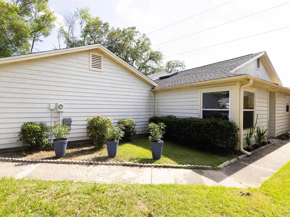 6305 Langley Pl, Pensacola, FL 32504