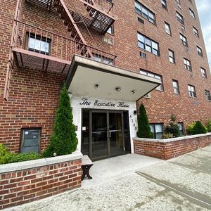 4200 Herkimer Pl APT 5C, Bronx, NY, 10470