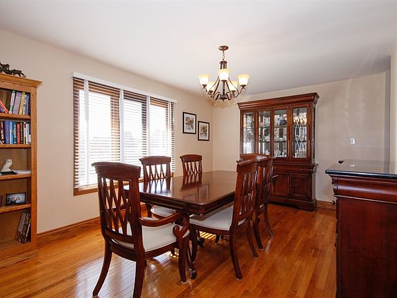 5th image of 8606 Glenshire St