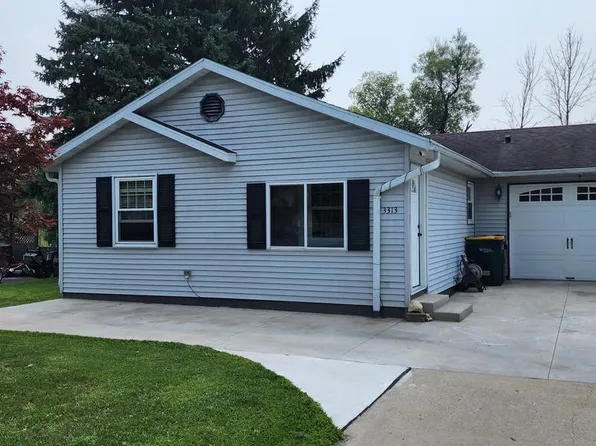 3313 Stanford LANE, West Bend, WI 53090