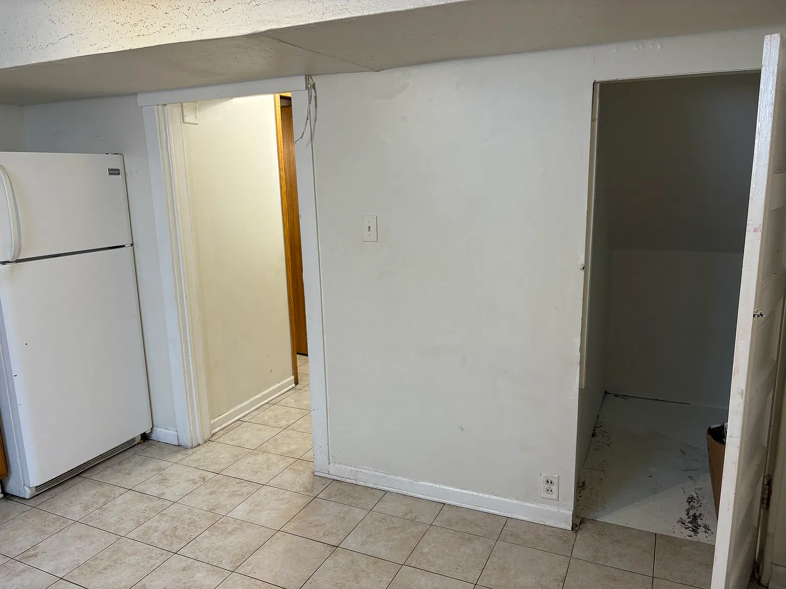 2 bed, 800 sqft, $1,100 — Photo 2