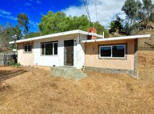 320 Sunbeam Ln, Fallbrook, CA 92028
