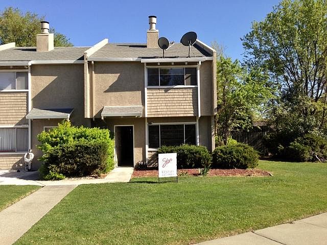 1st image of 611 Trinity Dr APT B