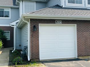 8225 Ripple Rdg, Darien, IL 60561