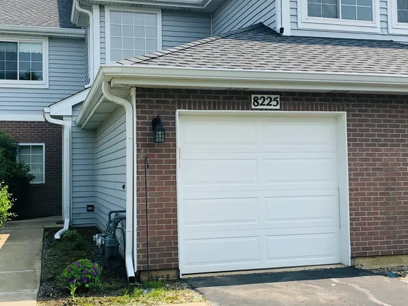 8225 Ripple Rdg, Darien, IL