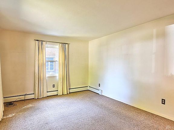 4th image of 308 Grand Ave