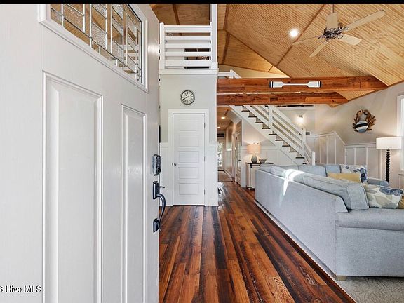 4th image of 1044 Mill Creek Drive