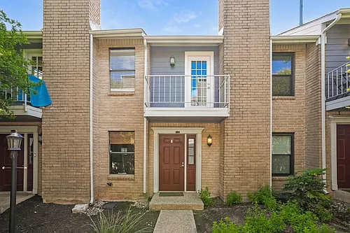 810 Banister Ln #806 Photo 1