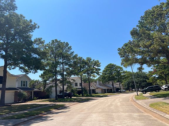 4th image of 20315 Fairfield Park Way