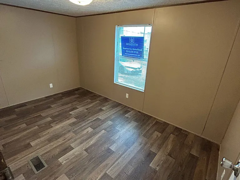 1711 Tarte St — Photo 3