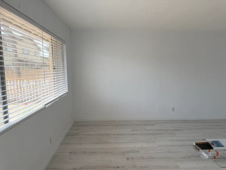 3723 Howard Ave — Photo 9