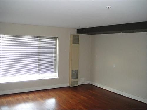 5th image of 54 Harriet St #1