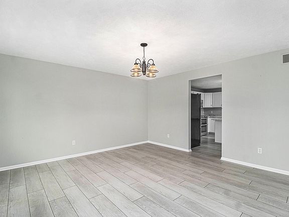 5th image of 6591 Crestwood Ave