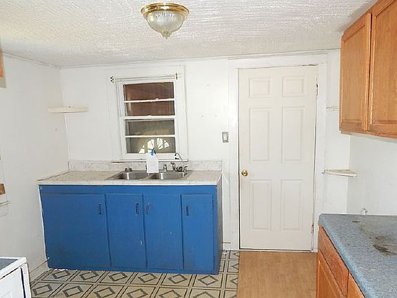 5th image of 173 Harris St