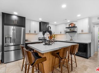 3072 E Sunflower Cir, Palm Springs, CA 92262