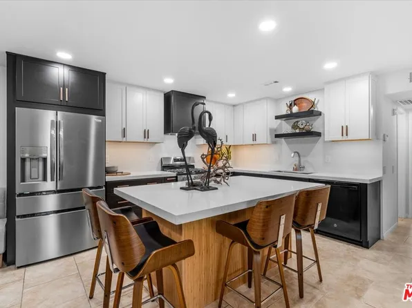 3072 E Sunflower Cir, Palm Springs, CA 92262