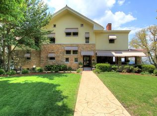 910 W Brow Rd, Lookout Mountain, TN 37350