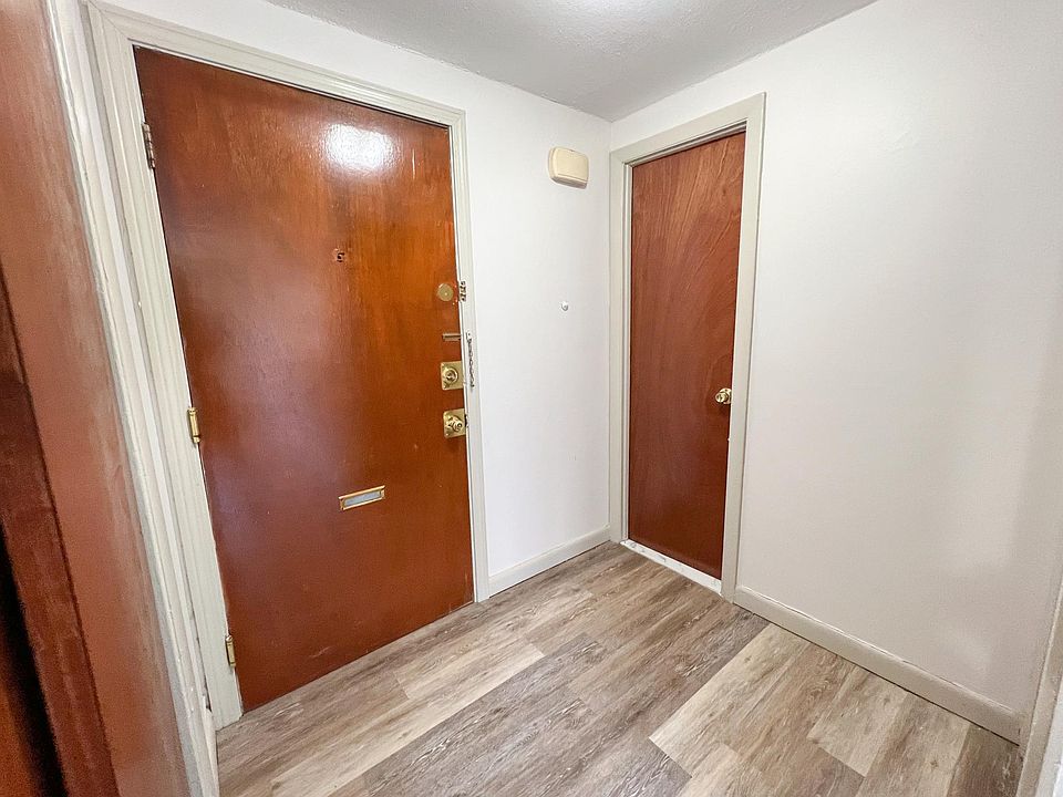 1st image of 180 Bond St APT B2