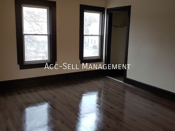 2nd image of 257 Gold Ave NW APT 2
