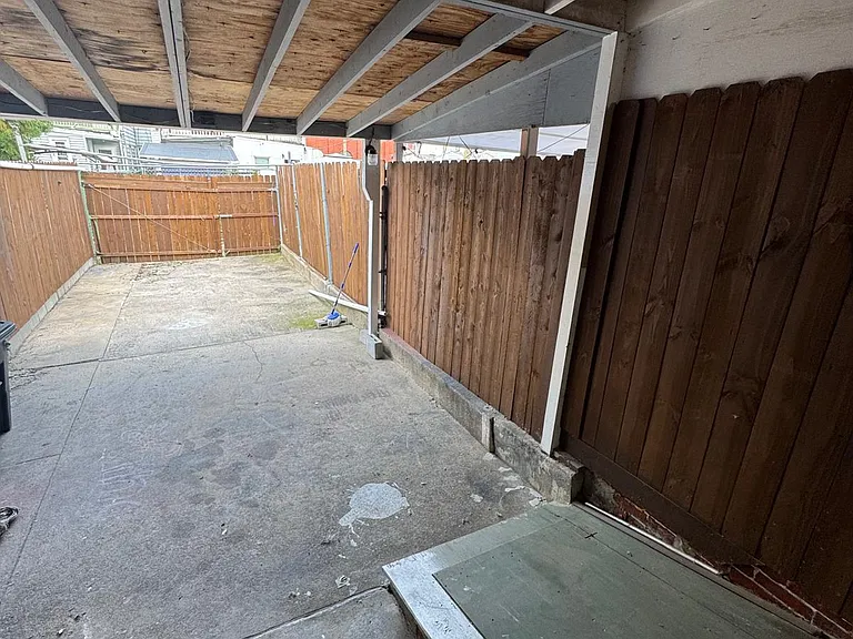 1311 Church St — Photo 15