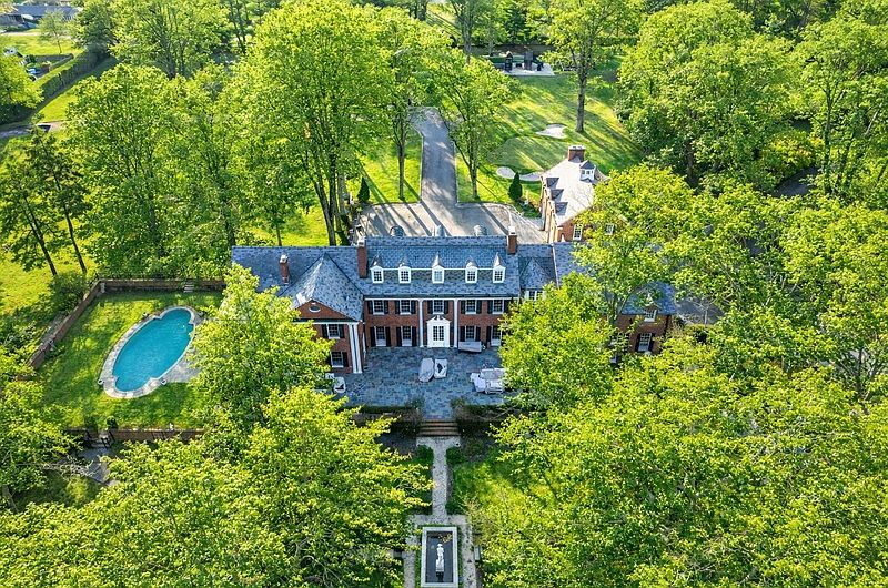 1st image of 393 Mill River Rd