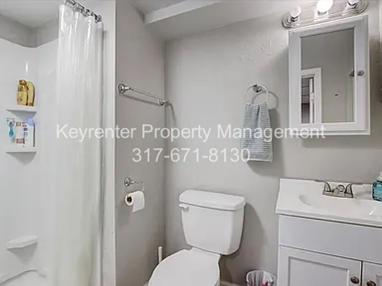 528 W 43rd St — Photo 16