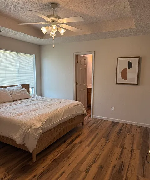 9812 NE 28th Ave — Photo 3