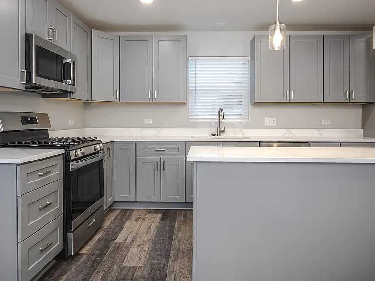 77 S Maple Ave — Photo 8